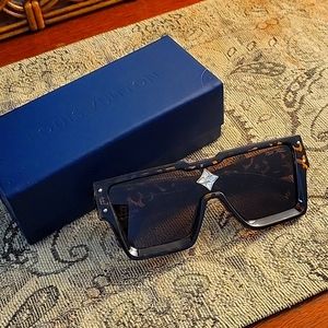 LUXURY TORTOISE SHELL SUNGLASSES
